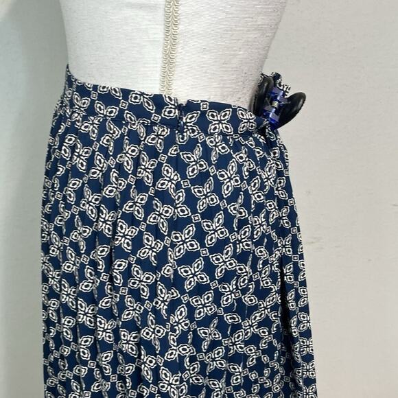 J Crew Skirt size 8 Navy Blue Floral Pleated Sheer Above Knee Boho Casual School - Picture 5 of 8